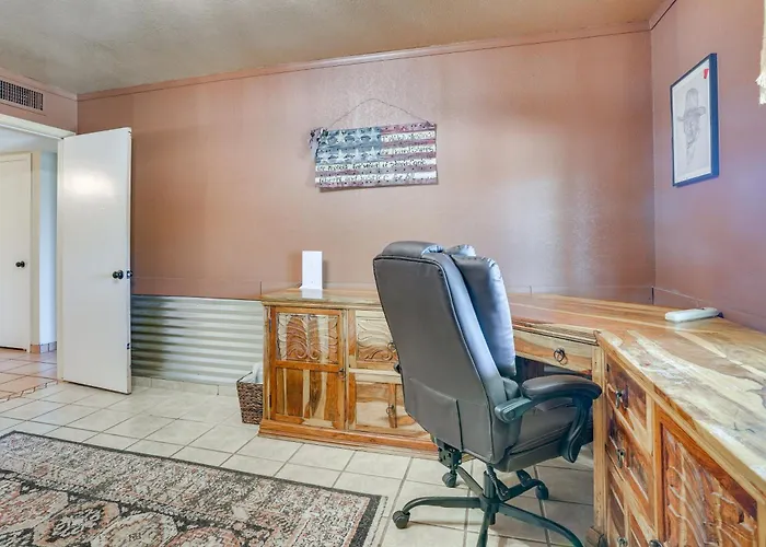 Backyard Oasis & Hot Tub: Mtn-view * Wickenburg