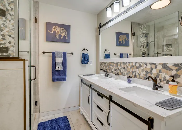 Holiday home Backyard Oasis & Hot Tub: Mtn-view Wickenburg